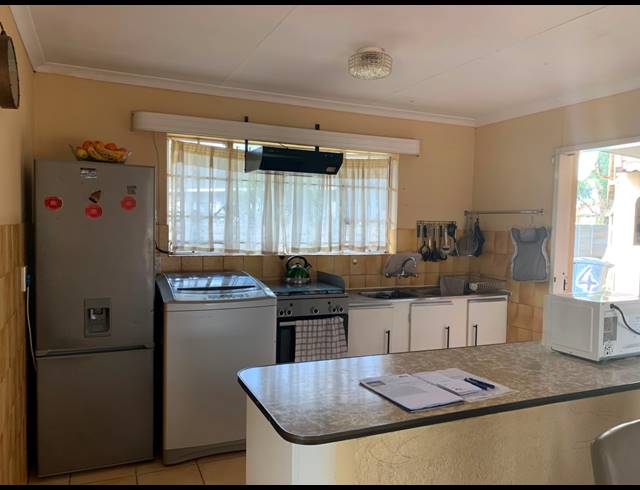 3 BEDROOM HOUSE FOR SALE IN LEONDALE